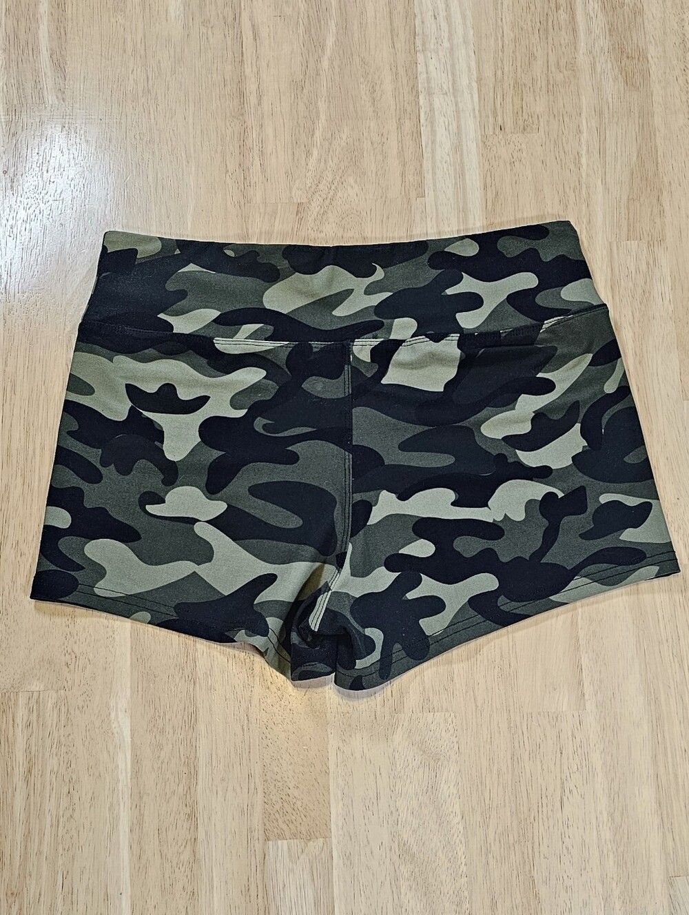 Camo Print Stretch Shorts - Picture 2 of 7